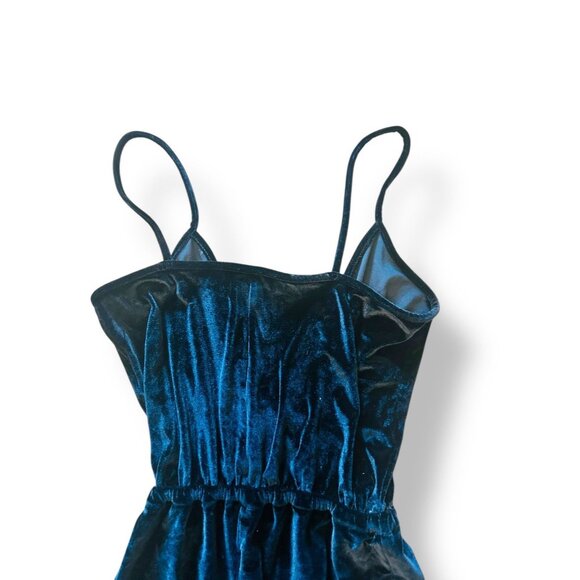 Topshop Women’s Black Velvet Jumpsuit Size 2 US Spaghetti Strap Crisscross - Picture 8 of 12